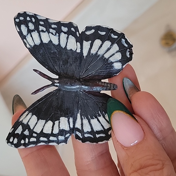 Butterfly Pin Brooch - Picture 3 of 5